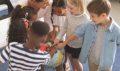 children-study-teacher-classroom (10)