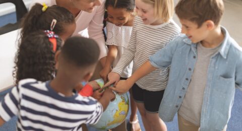 children-study-teacher-classroom (10)